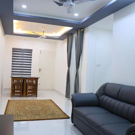 Yelza Hotel And Residence Alwaye Екстериор снимка