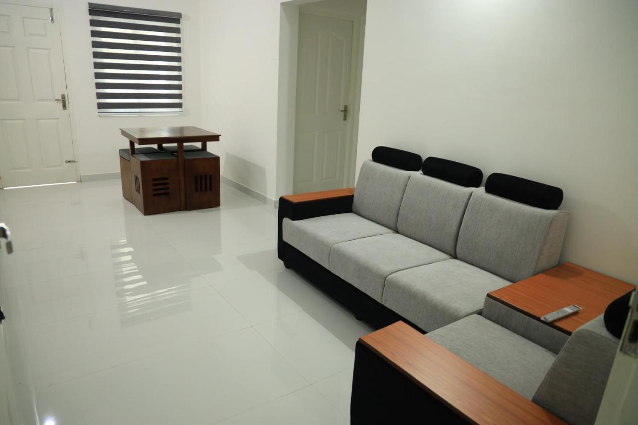 Yelza Hotel And Residence Alwaye Екстериор снимка