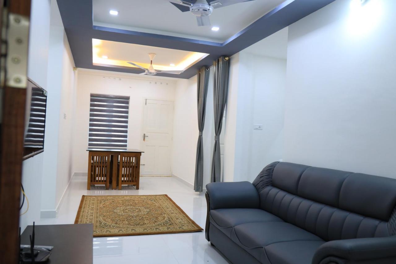 Yelza Hotel And Residence Alwaye Екстериор снимка