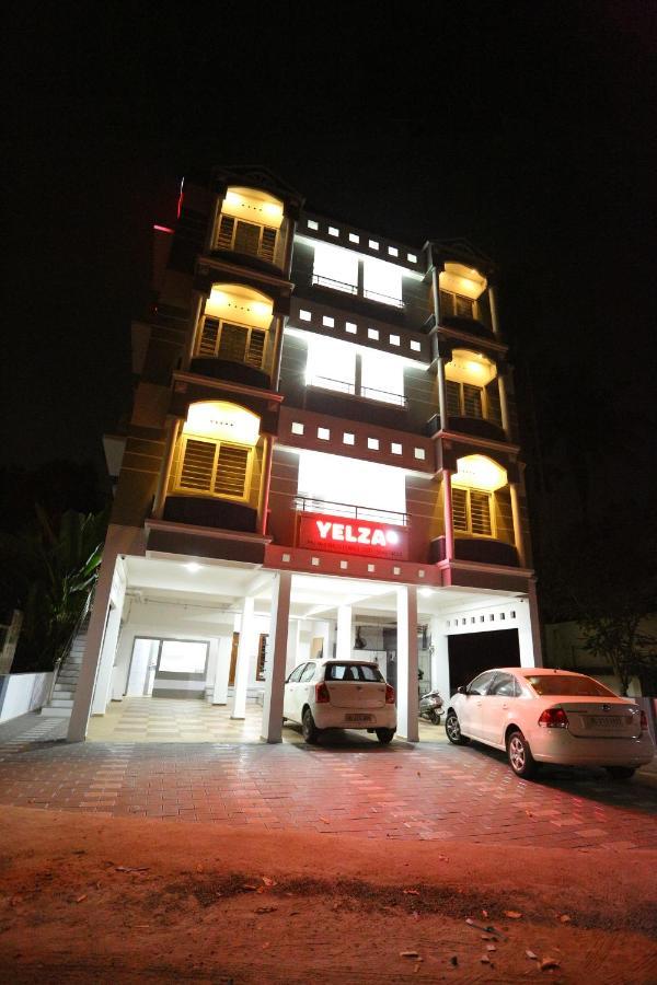 Yelza Hotel And Residence Alwaye Екстериор снимка
