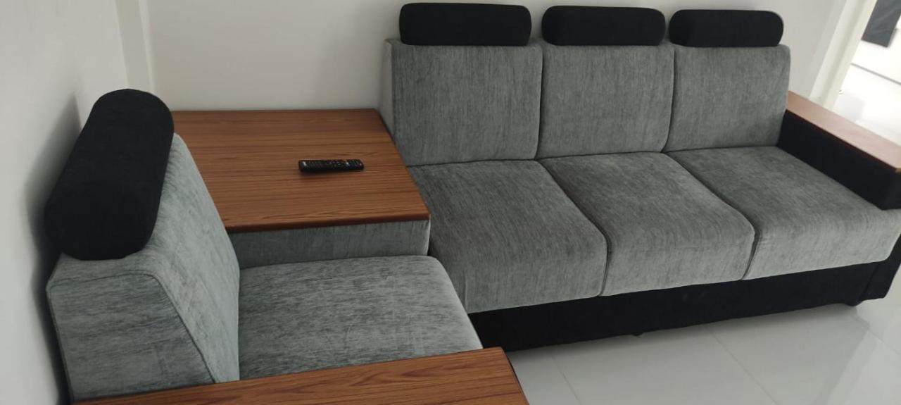 Yelza Hotel And Residence Alwaye Екстериор снимка